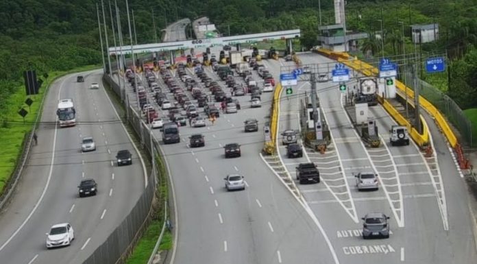 Projeto de lei no Paraná propõe instalar placas informativas sobre o tempo de espera em pedágio