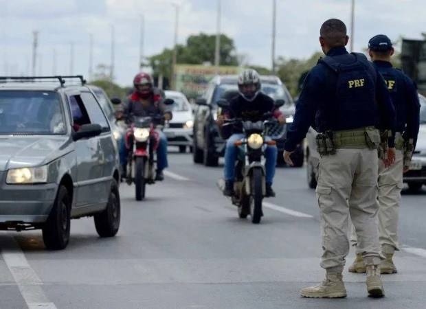 PRF deixa de fiscalizar trechos urbanos das rodovias BR/116 e BR-222, no Ceará