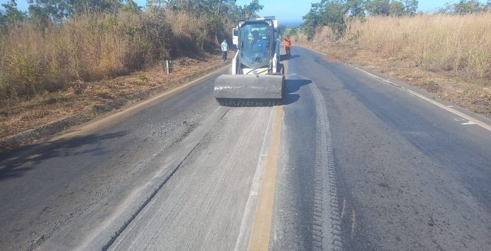Rodovia estratégica no Noroeste de Minas, MG-181 recebe recuperação