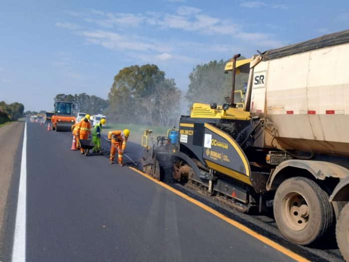 Rodovias paranaenses recebem serviços de manutenção, nesta semana Rodovias paranaenses recebem serviços de manutenção, nesta semana