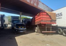 Quadrilha que furtava pneus de caminhões em Goiás é presa na BR-153 Quadrilha que furtava pneus de caminhões em Goiás é presa na BR-153