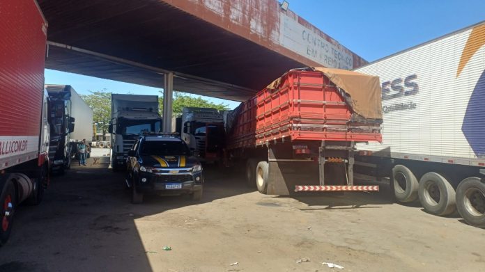Quadrilha que furtava pneus de caminhões em Goiás é presa na BR-153