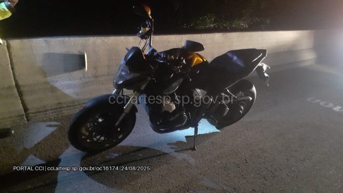Acidente mata motoqueiro e garupa no Rodoanel Mário Covas, em Poá (SP) Acidente mata motoqueiro e garupa no Rodoanel Mário Covas, em Poá (SP)