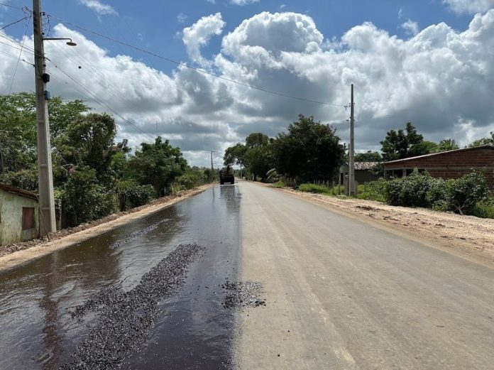 Pavimentação da rodovia PB-082, em já transforma a vida de moradores de Salgado de São Félix e Mogeiro, no Agreste paraibano.