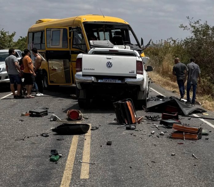 Morre a segunda vítima de acidente entre micro-ônibus e camionete na PB-393
