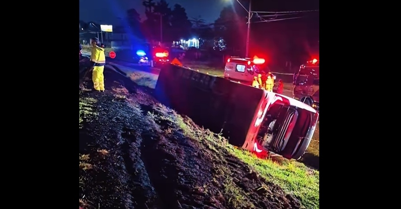 Ônibus da Penha tomba na BR-277/PR e uma pessoa morre, em Cascavel