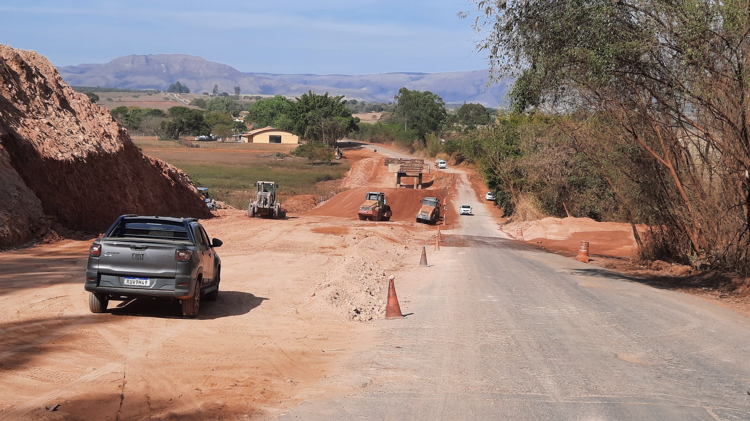 Após mais de uma década, MG-170 será pavimentada e restaurada, entre Pimenta e Guapé