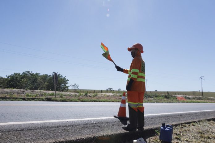 Obras de conservação alteram o tráfego na rodovia BR-364/RO Obras de conservação alteram o tráfego na rodovia BR-364/RO