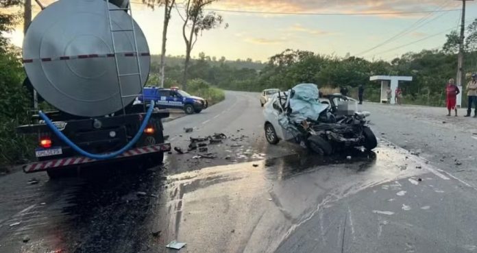 PM morre em colisão contra caminhão na BR-104/AL; veículo estava na contramão