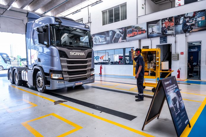 Novidades no setor de transportes e fretes e lançamento do novo CF 380 são atrações da TranspoSul Novidades no setor de transportes e fretes e lançamento do novo CF 380 são atrações da TranspoSul