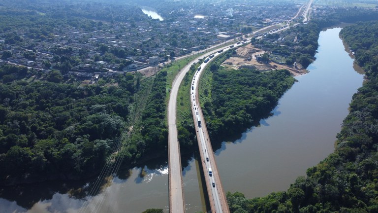 Finalizada a 1ª etapa do reforço estrutural da ponte sobre o Rio Candeias, na BR-364/RO