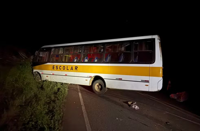Motoqueiro morre em colisão com micro-ônibus na SE-317, em Porto Folha Motoqueiro morre em colisão com micro-ônibus na SE-317, em Porto Folha