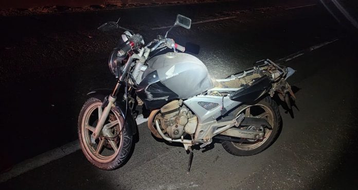 Motoqueiro morre após choque contra defensa na BR-360/PR, em Rolândia