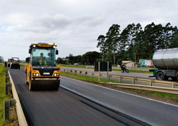Iniciadas as obras de melhorias nas marginais da BR-101/SC, em Tubarão Iniciadas as obras de melhorias nas marginais da BR-101/SC, em Tubarão