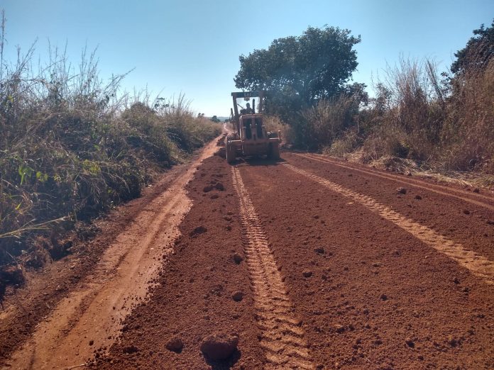 DER de Minas intensifica manutenção em rodovias não pavimentadas, no Alto Paranaíba DER de Minas intensifica manutenção em rodovias não pavimentadas, no Alto Paranaíba