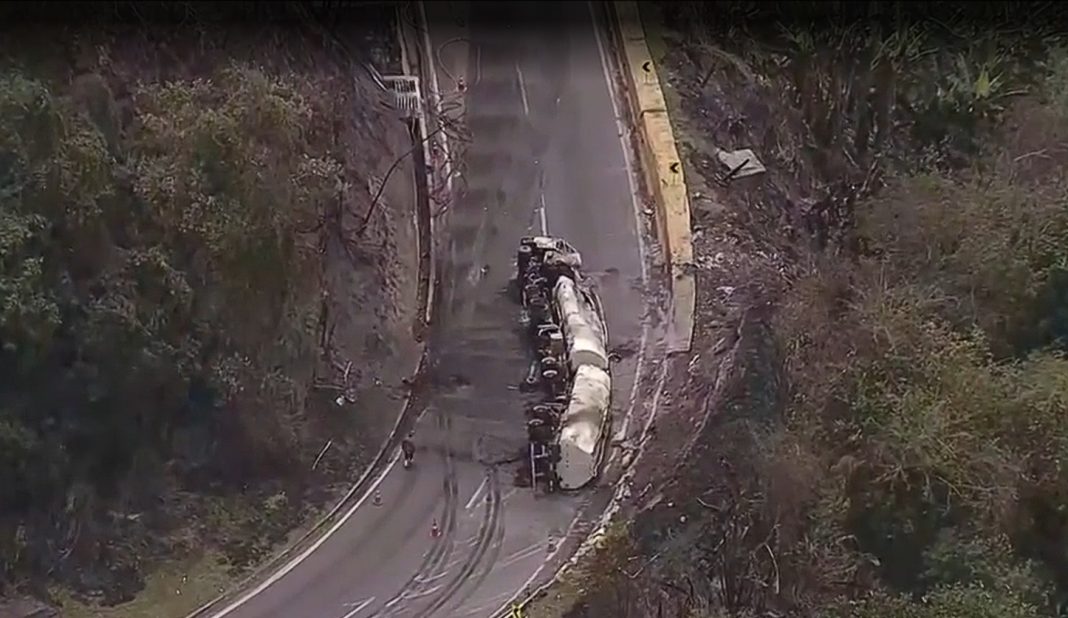Acidente nas Serra das Araras interdita a Via Dutra, no sentido RJ