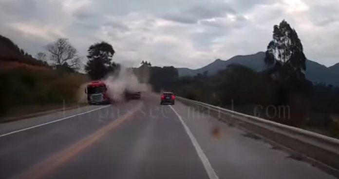 VÍDEO: Caminhoneiro morre em colisão contra carreta na BR-116/MG, em São João do Manhuaçu