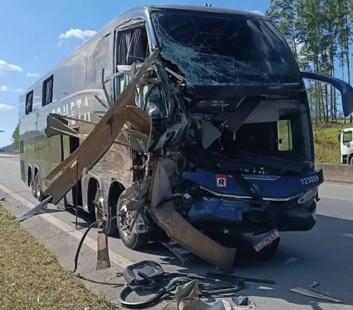 Motorista da Cometa que causou acidente com 4 mortes, na BR-040/MG, cochilou ao volante