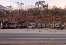 Caminhoneiro morre em tombamento na BR-414/GO, em Corumbá de Goiás Caminhoneiro morre em tombamento na BR-414/GO, em Corumbá de Goiás