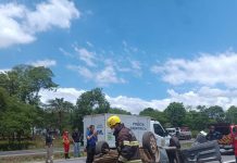 Acidente entre ambulância e carro na BR-153/GO deixa 3 mortos, em Prof. Jamil Acidente entre ambulância e carro na BR-153/GO deixa 3 mortos, em Prof. Jamil
