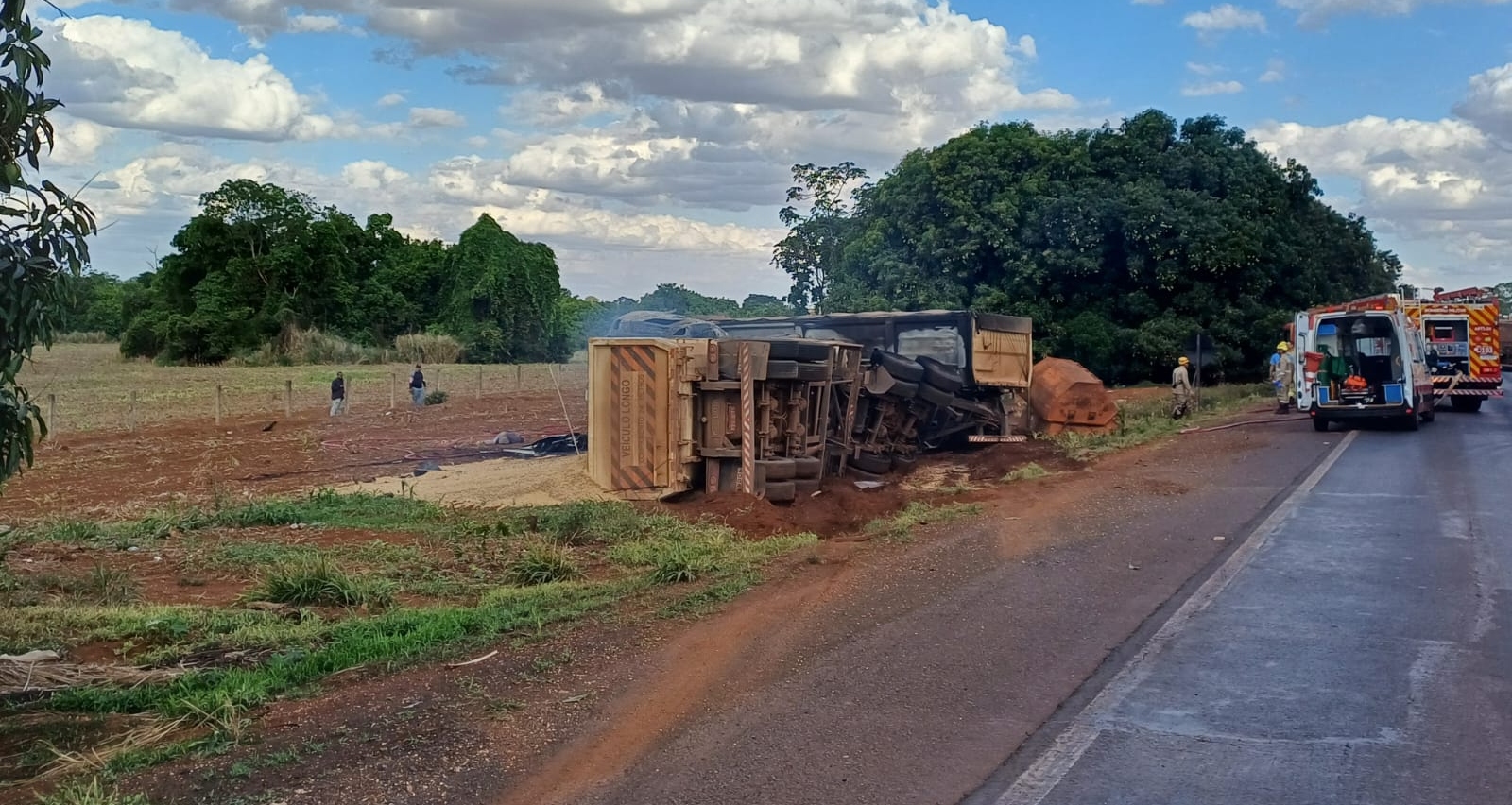 Caminhoneiro e ajudante morrem em colisão frontal na BR-452/GO, em Rio Verde
