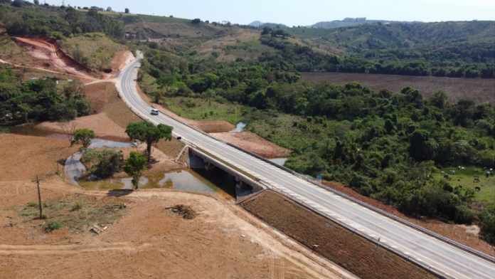 BR-265 ganha mais segurança com a inauguração de duas pontes, em Minas Gerais BR-265 ganha mais segurança com a inauguração de duas pontes, em Minas Gerais