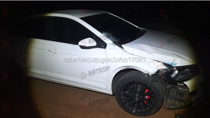 Pedestre morre atropelado por carro na SP-101, em Elias Fausto Pedestre morre atropelado por carro na SP-101, em Elias Fausto