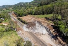 Detonação de rochas na BR-386/RS altera o tráfego, em Tio Hugo, nesta quinta (9) Detonação de rochas na BR-386/RS altera o tráfego, em Tio Hugo, nesta quinta (9)
