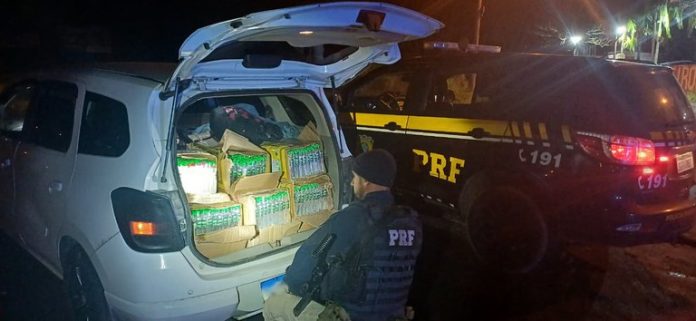 Operação conjunta da PF e PRF apreende 65 litros de lança-perfume na BR-101/RJ Operação conjunta da PF e PRF apreende 65 litros de lança-perfume na BR-101/RJ