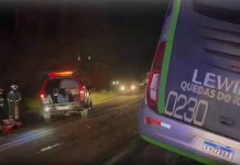Acidente entre ônibus e camionete na PR-180 deixa motorista ferido, em Cascavel Acidente entre ônibus e camionete na PR-180 deixa motorista ferido, em Cascavel