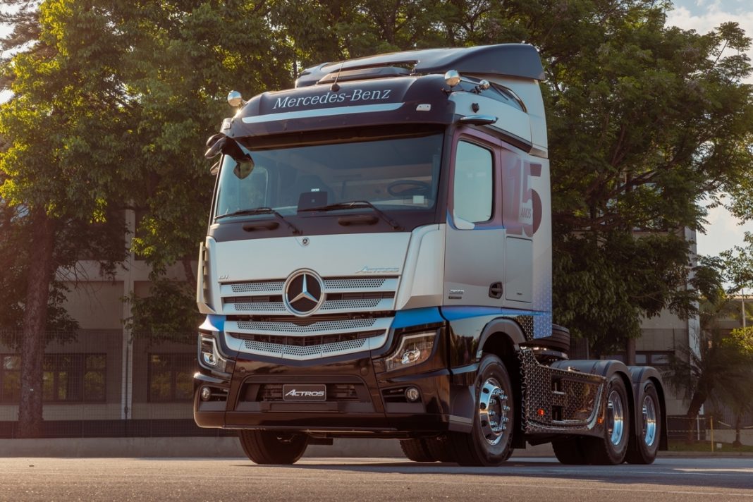 Mercedes-Benz lança série especial do Actros Evolution Mercedes-Benz lança série especial do Actros Evolution