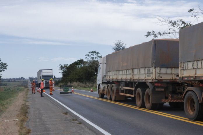 BR-364/RO tem operação 'Pare-e-Siga" no trecho entre Porto Velho e Vilhena