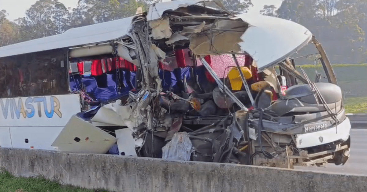 Duas mulheres morrem após grave acidente com ônibus na Via Bandeirantes(SP-348)