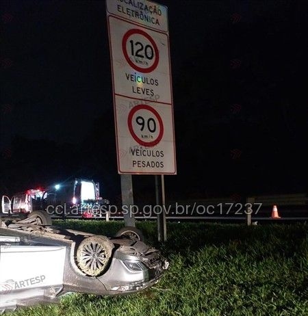 Capotamento de utilitário deixa 1 morto e 3 feridos, na Bandeirantes, em Campinas