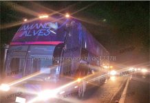 Ônibus da cantora sertaneja Amanda Alves bate na SP-280 e 23 ficam feridos Ônibus da cantora sertaneja Amanda Alves bate na SP-280 e 23 ficam feridos, na madrugada desta sexta-feira (28).