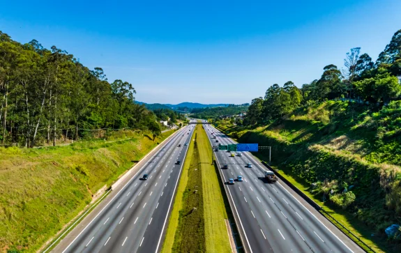 Concessões de rodovias em São Paulo contribuem para o crescimento do transporte de cargas