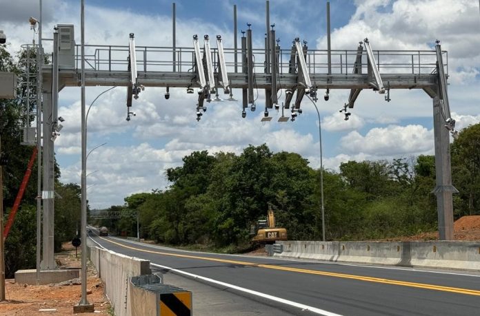 Usuários da BR-262, em Minas, começam a pagar pedágio, nesta segunda-feira (17) Usuários da BR-262, em Minas, começam a pagar pedágio, nesta segunda-feira (17)