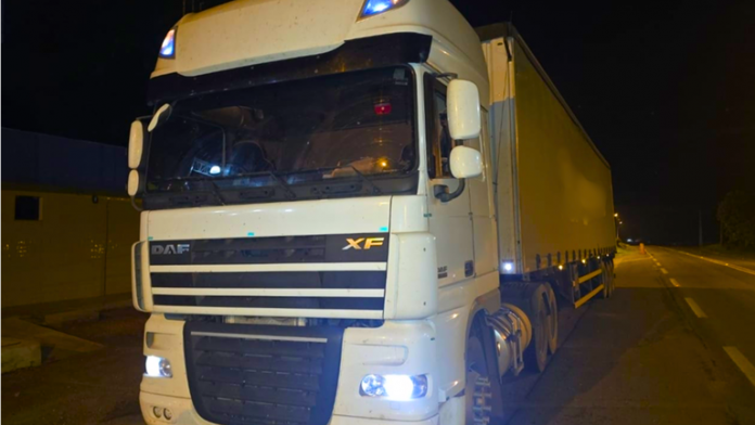 Carreteiro é flagrado na BR-010/MA com 7 comprimidos de "rebite", em Porto Franco Carreteiro é flagrado na BR-010/MA com 7 comprimidos de "rebite", em Porto Franco