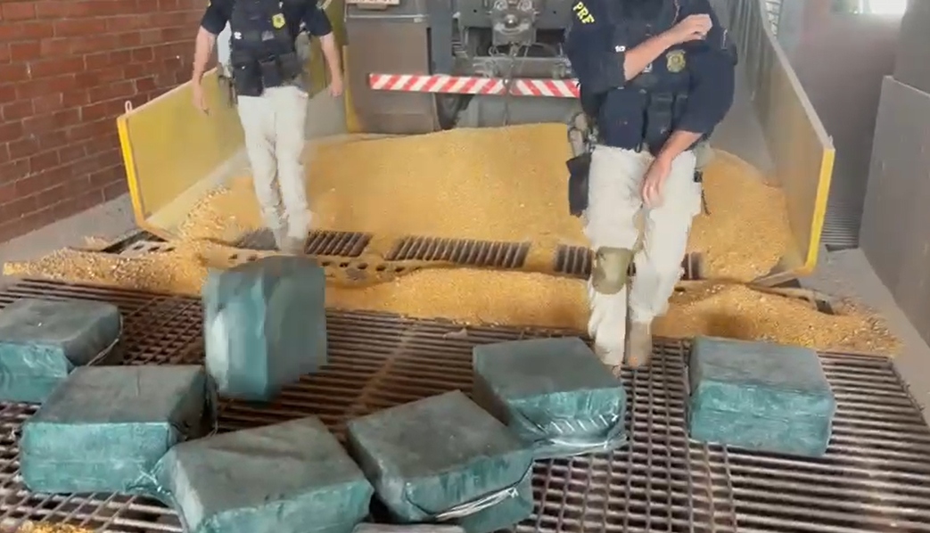 VÍDEO: Caminhoneiros são presos por tráfico de cocaína, em Goiás e no Tocantins
