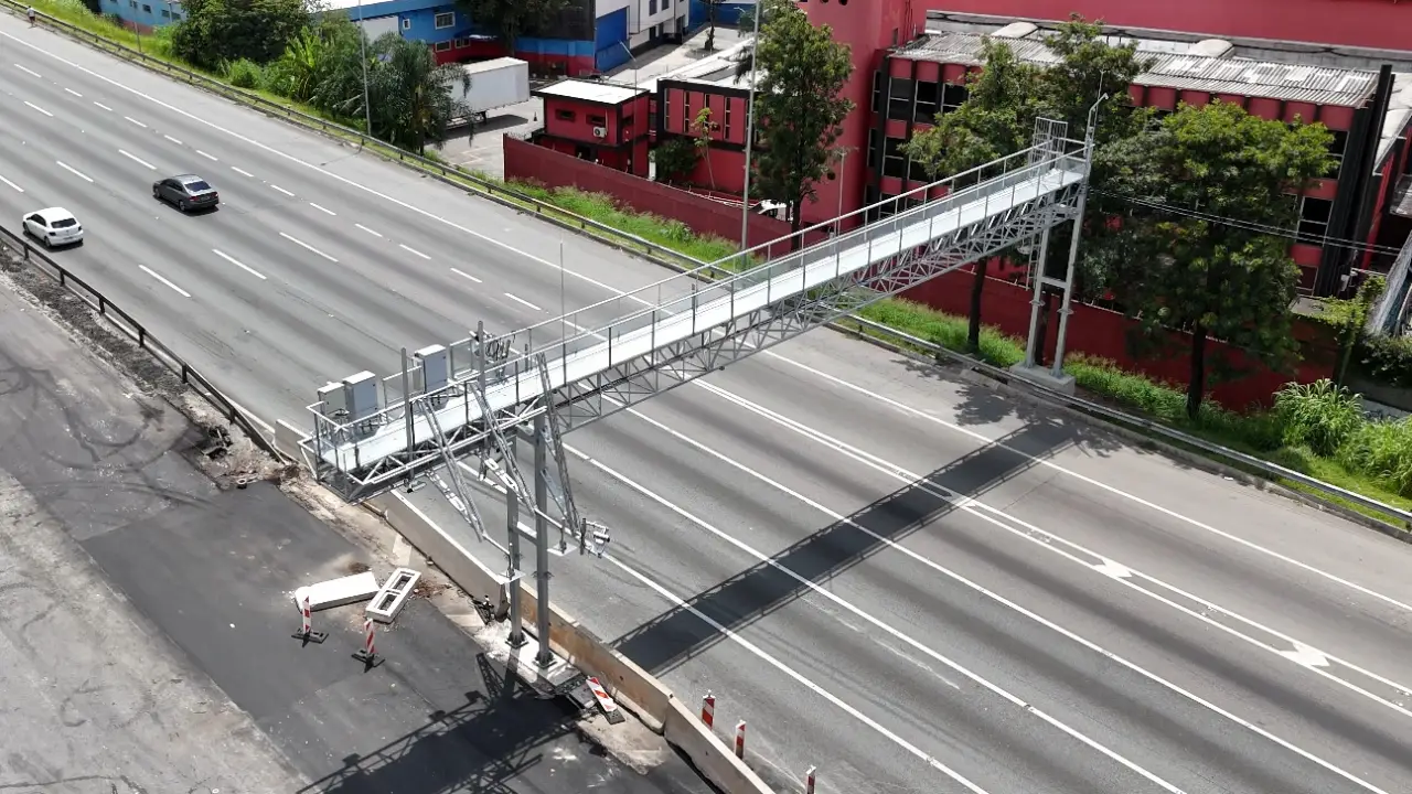 Veja como funciona o pedágio free flow na Via Dutra (BR-116/SP)