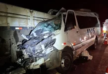 Acidente com van de estudantes na BR-386/RS deixa educadora morta e 14 feridos, em Soledade Acidente com van de estudantes na BR-386/RS deixa educadora morta e 14 feridos, em Soledade
