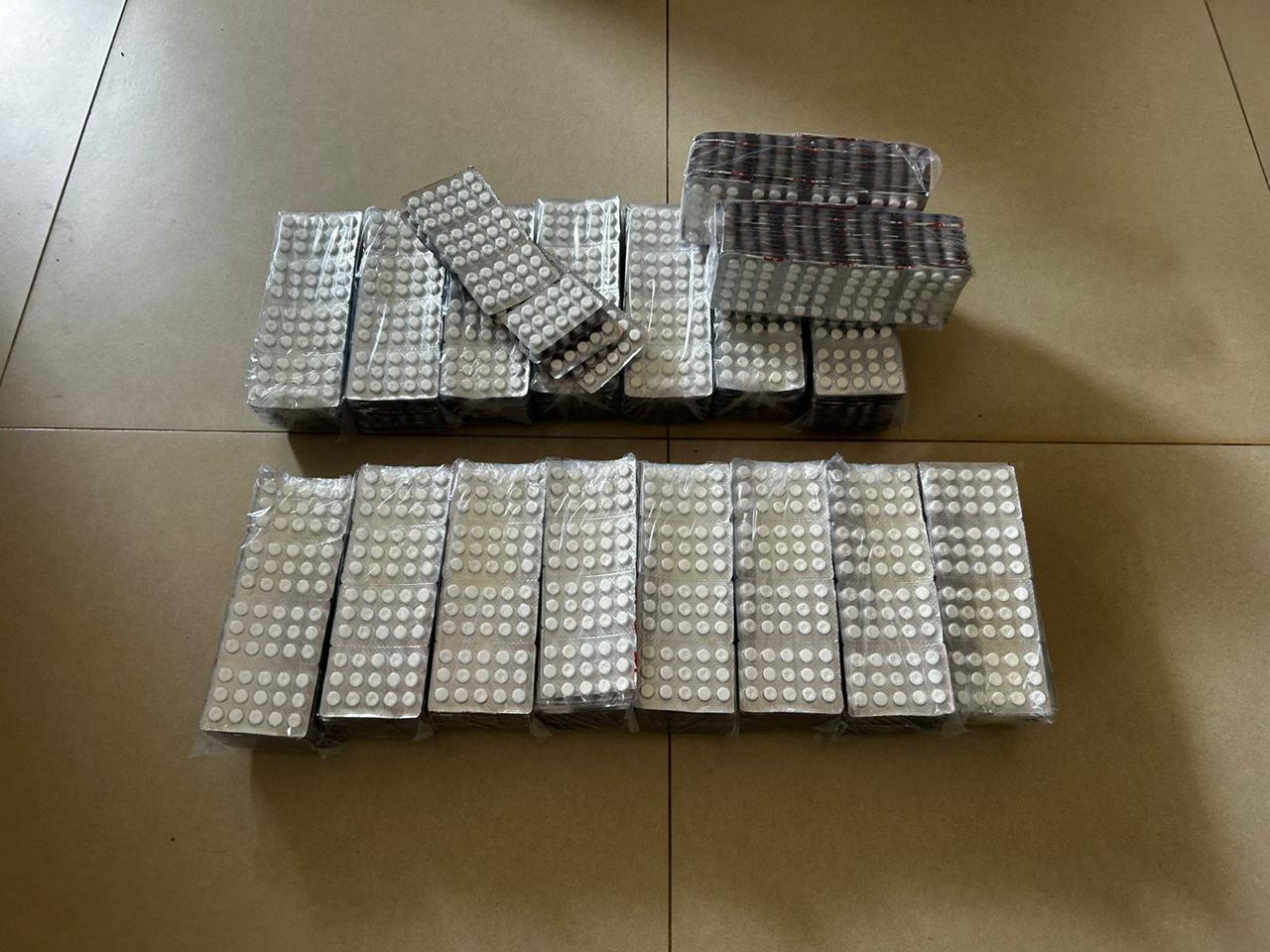 Caminhoneiro é preso na BR-153/GO com 13 mil comprimidos de “rebites”