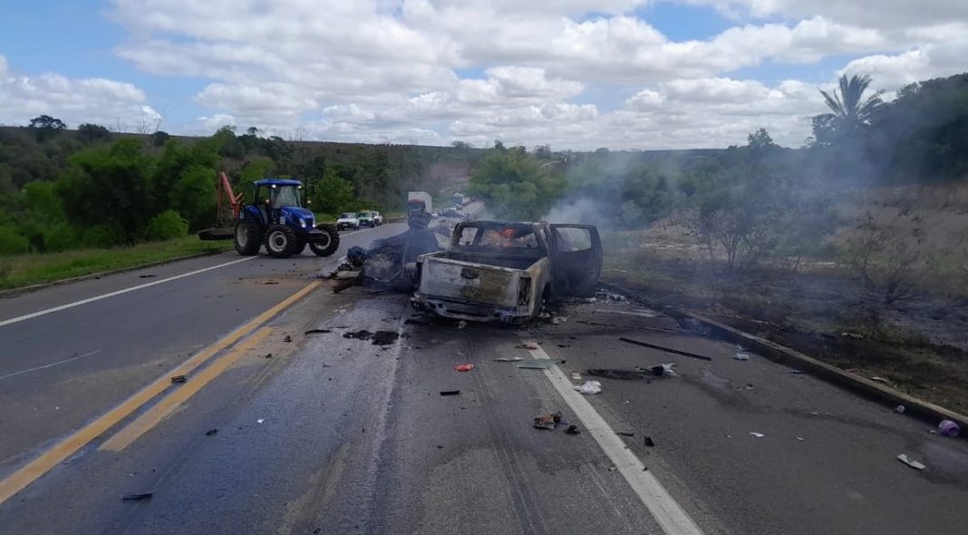 Sobe para 11 o número de mortos no acidente da BR-101/BA, em Mucuri