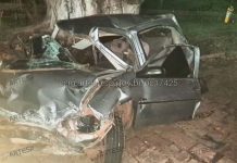 Acidente entre carretas e carro deixa homem morto na SP-327, em Ourinhos Acidente entre carretas e carro deixa um homem morto na rodovia SP-327, em Ourinhos. no interior de São Paulo.