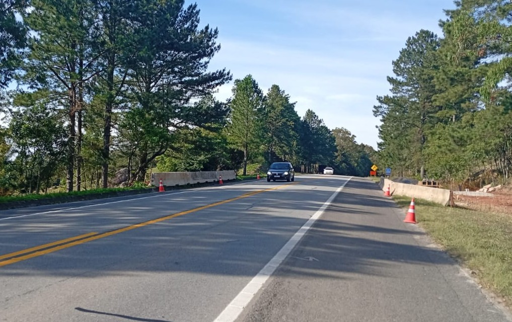 Instalação de pórtico de pedágio na SP-079, em Piedade, altera o tráfego, nesta quinta (4)