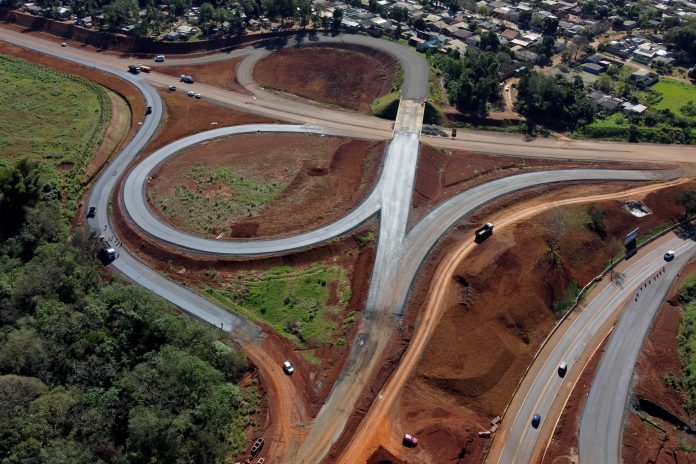 Liberado o tráfego na avenida que liga BR-469 a Perimetral Leste, no Paraná