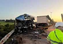 Sobe para 11 o número de mortos no acidente na BR-116/RS, em Pelotas Sobe para 11 o número de mortos no acidente na BR-116/RS, em Pelotas