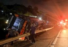 Ônibus irregular tomba na BR-381/MG e deixa motorista ferido, em Pouso Alegre Ônibus irregular tomba na BR-381/MG e deixa motorista ferido, em Pouso Alegre