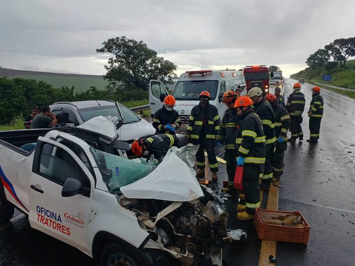 Acidente na SP-215 deixa um morto e um ferido, em Descalvado Acidente na SP-215 deixa um morto e um ferido, em Descalvado