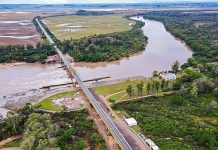 Usuários terão travessia gratuita do Rio Jacuí durante interdição da Ponte do Fandango, na BR-153/RS Usuários terão travessia gratuita do Rio Jacuí durante interdição da Ponte do Fandango, na BR-153/RS